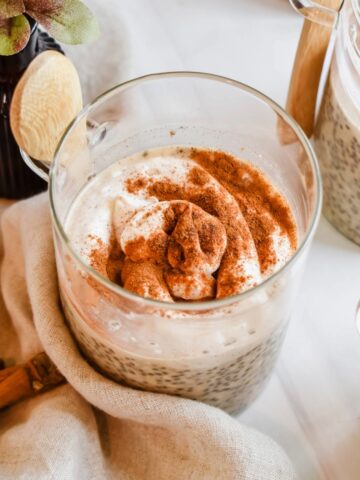 close up of my cinnamon roll overnight oats